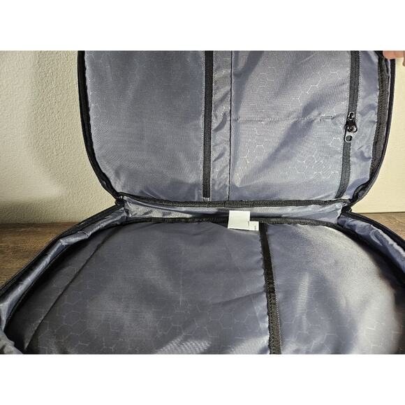 OGIO Black Lucid Carry-On Commuter Backpack Laptop with many Sleeve Pockets - Picture 6 of 12